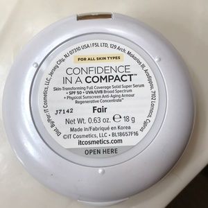 IT Cosmetics Confidence In A Compact in fair